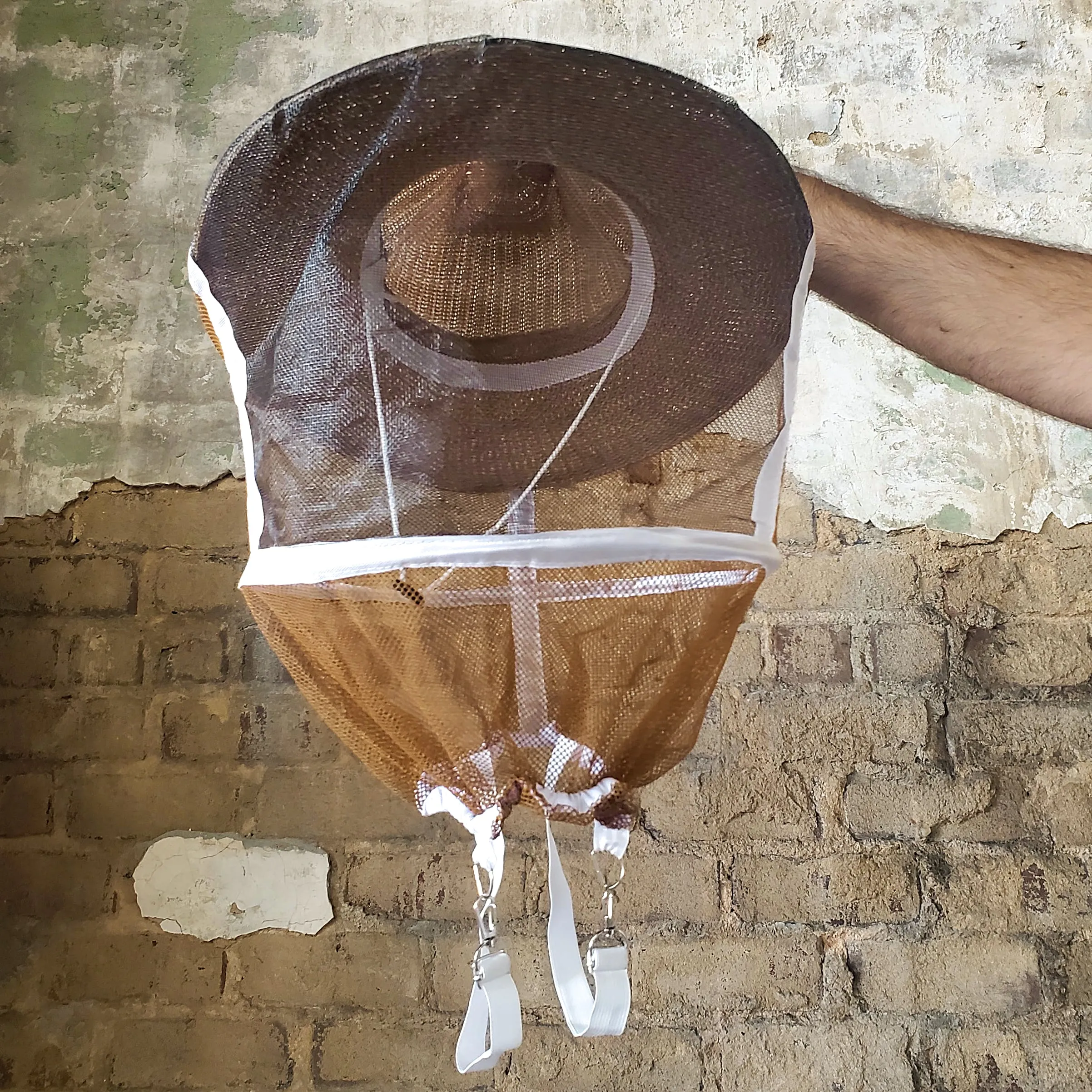 Round Hat with Veil and Straps